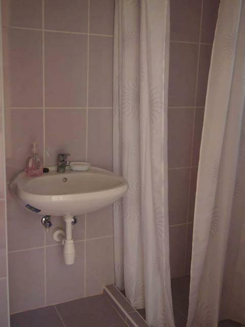 Deel Apartman Mestecǎneşti Exterior foto